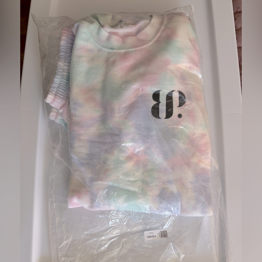 Exclusive! Bomb Party Sweat Set.
